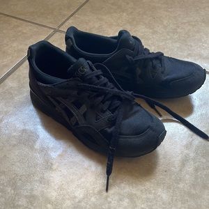 Black asics size 8.5